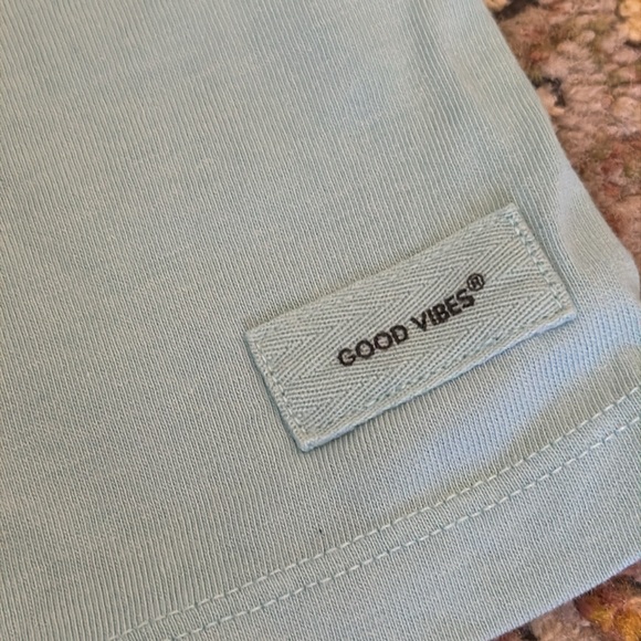 LIFE IS GOOD BUNDLE OF 2 WOMENS T-SHIRTS IN SZ XL…GREAT PREOWNED CONDITION!!! - Picture 3 of 5